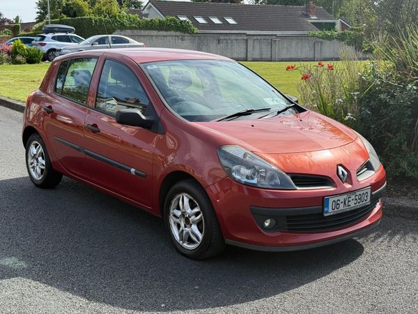 Renault Clio Hatchback, Petrol, 2006, Red
