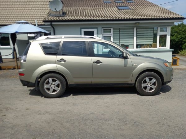 Mitsubishi Outlander SUV, Diesel, 2009, Beige
