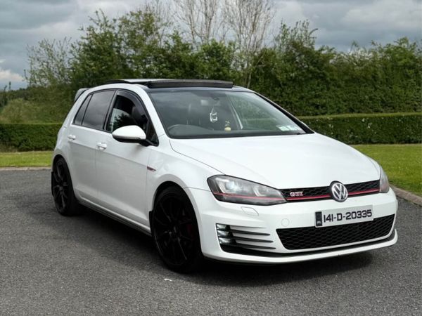 Volkswagen Golf Estate, Petrol, 2014, White