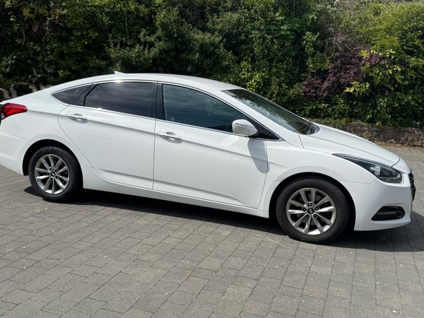 Hyundai i40 Saloon, Diesel, 2015, White