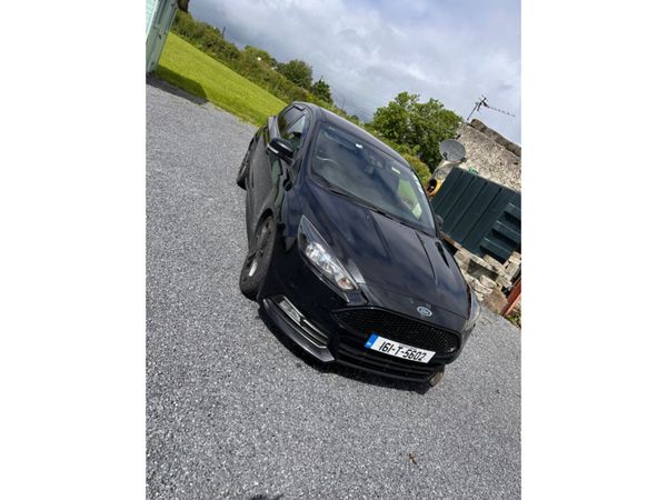 Ford Focus Hatchback, Diesel, 2016, Black