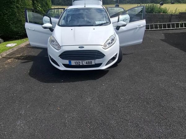Ford Fiesta Hatchback, Diesel, 2013, White