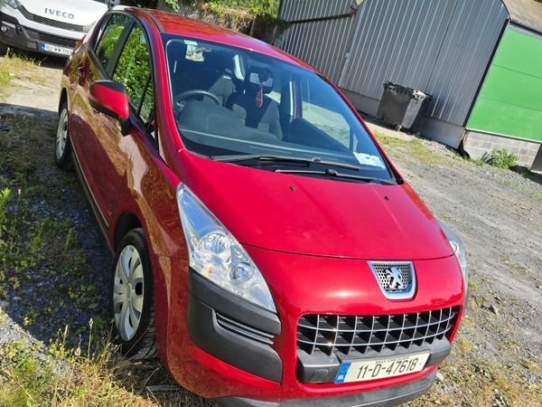 Peugeot 3008 MPV, Diesel, 2011, Red