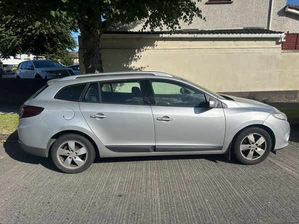 Renault Megane Estate, Diesel, 2010, Silver