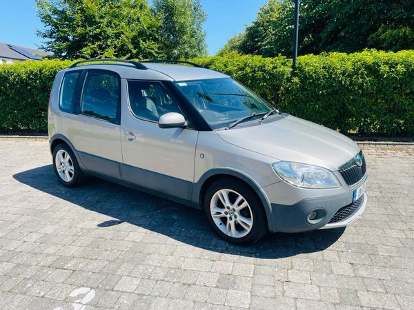 Skoda Roomster MPV, Petrol, 2013, Beige