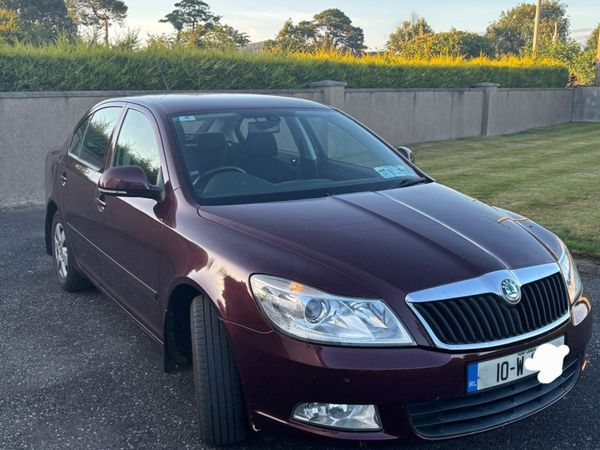 Skoda Octavia Hatchback, Diesel, 2010, Red