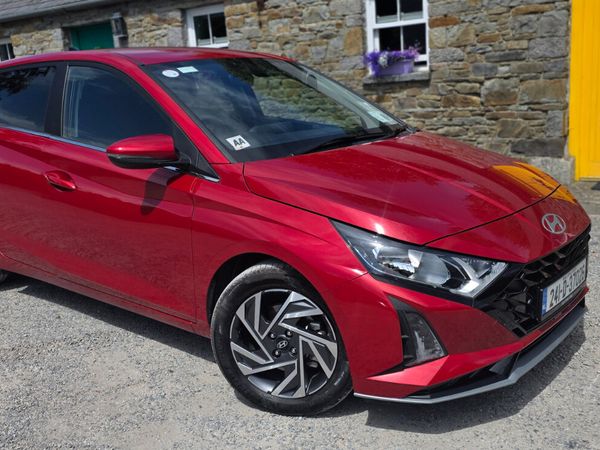 Hyundai i20 Hatchback, Petrol, 2024, Red