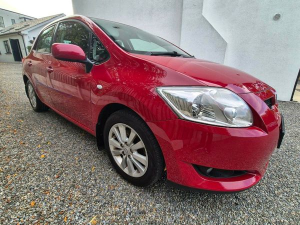 Toyota Auris Hatchback, Diesel, 2008, Red