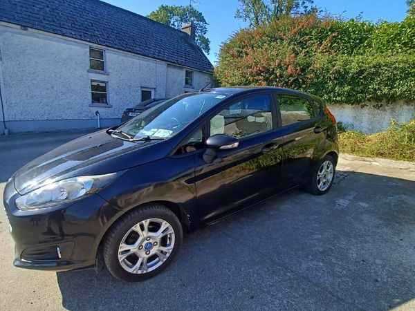 Ford Fiesta Hatchback, Petrol, 2014, Black