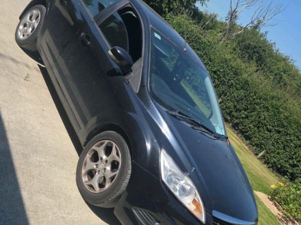 Volkswagen Passat Saloon, Petrol, 2008, Green