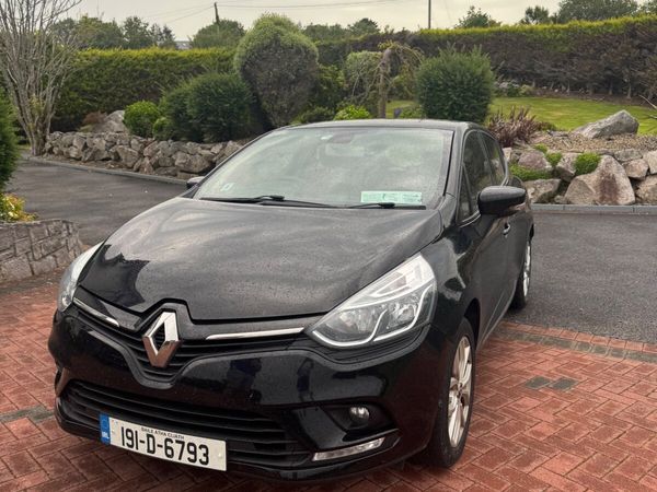 Renault Clio Hatchback, Petrol, 2019, Black