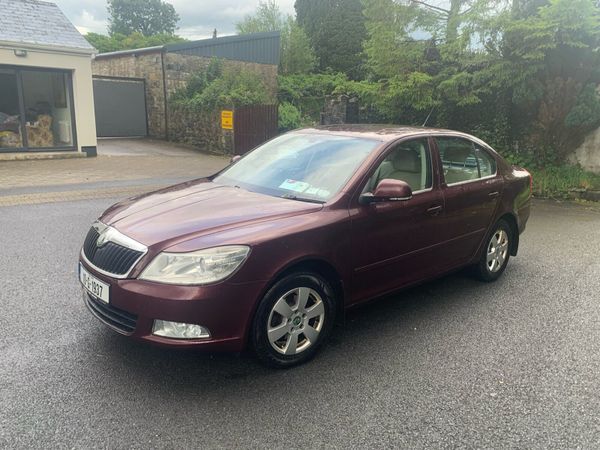 Skoda Octavia Hatchback, Diesel, 2010, Red