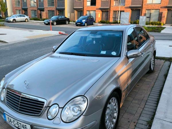 Mercedes-Benz E-Class Saloon, Petrol, 2004, Silver