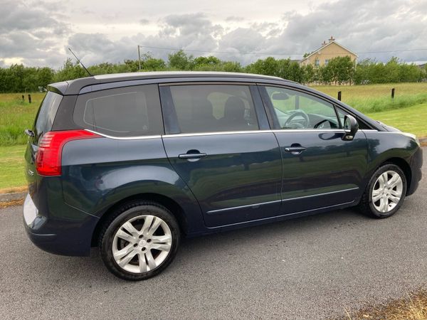 Peugeot 5008 MPV, Diesel, 2014, Blue