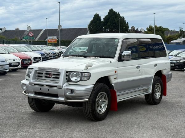Mitsubishi Pajero SUV, Petrol, 1997, White