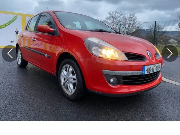 Renault Clio Hatchback, Petrol, 2006, Red