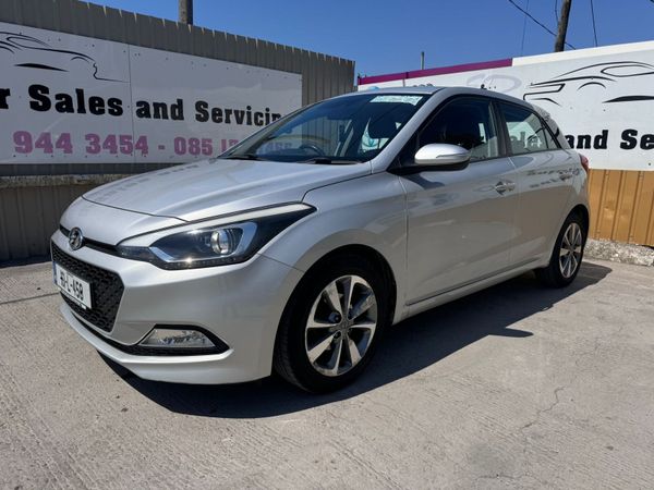 Hyundai i20 Hatchback, Petrol, 2016, Silver