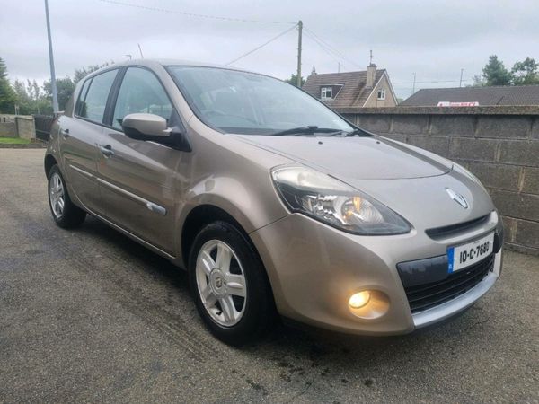 Renault Clio Hatchback, Petrol, 2010, Gold