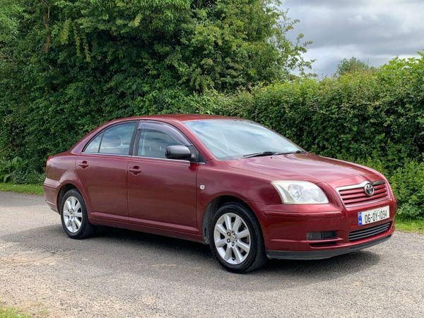 Toyota Avensis Saloon, Petrol, 2006, Red