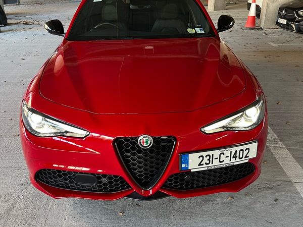 Alfa Romeo Giulia Saloon, Petrol Hybrid, 2023, Red