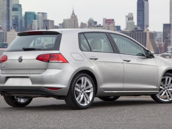 Volkswagen Golf Hatchback, Petrol, 2015, Silver