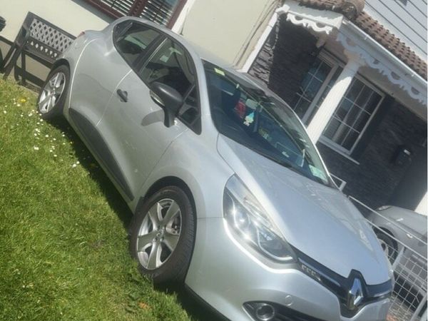 Renault Clio Hatchback, Petrol, 2014, Silver