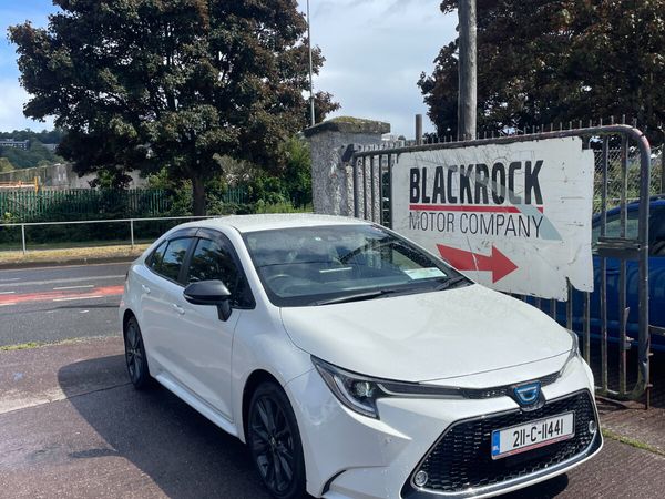 Toyota Corolla Saloon, Petrol Hybrid, 2021, White