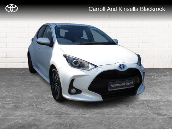 Toyota Yaris Hatchback, Petrol Hybrid, 2022, White