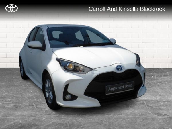 Toyota Yaris Hatchback, Petrol Hybrid, 2023, White
