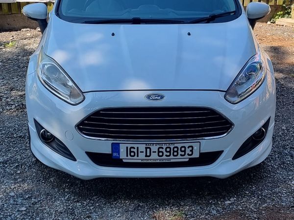 Ford Fiesta Hatchback, Petrol, 2016, White