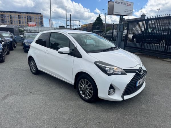 Toyota Yaris Hatchback, Petrol, 2016, White