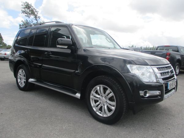 Mitsubishi Pajero Estate, Diesel, 2016, Black