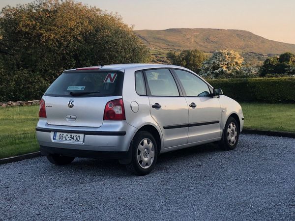 Volkswagen Polo Hatchback, Petrol, 2005, Silver