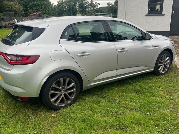 Renault Megane Hatchback, Diesel, 2017, Silver