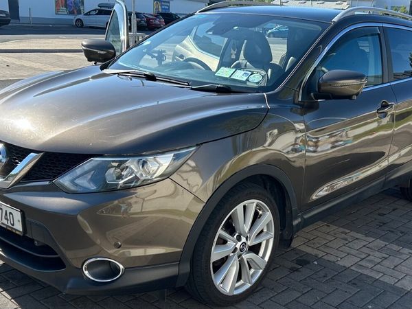 Nissan Qashqai Hatchback, Diesel, 2015, Brown