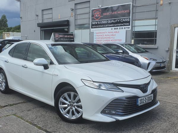 Toyota Camry Saloon, Petrol Hybrid, 2020, White