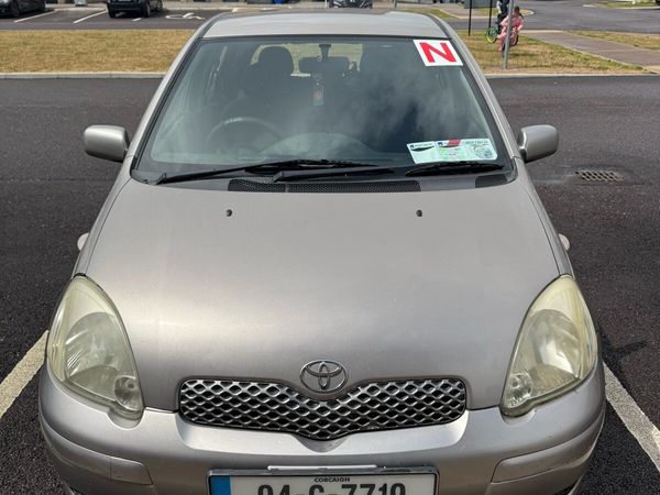 Toyota Yaris Hatchback, Petrol, 2004, Grey