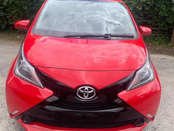 Toyota Aygo Hatchback, Petrol, 2015, Red