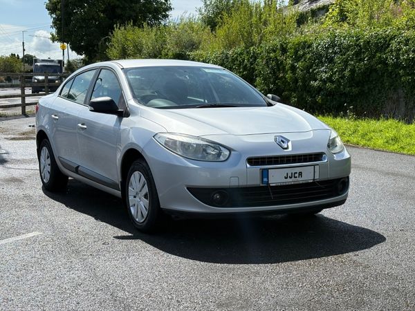 Renault Fluence Saloon, Diesel, 2011, Silver