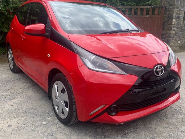 Toyota Aygo Hatchback, Petrol, 2015, Red