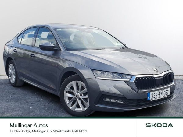 Skoda Octavia Saloon, Diesel, 2023, Grey