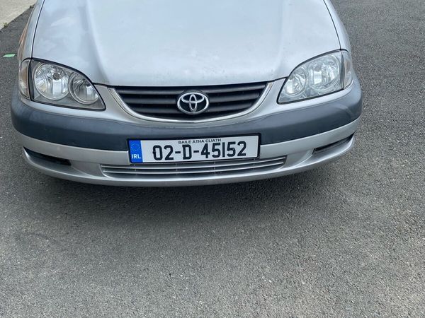 Toyota Avensis Saloon, Petrol, 2002, Silver