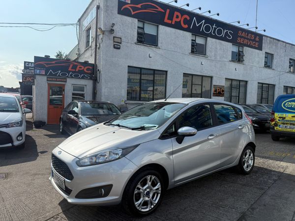 Ford Fiesta Hatchback, Petrol, 2016, Silver