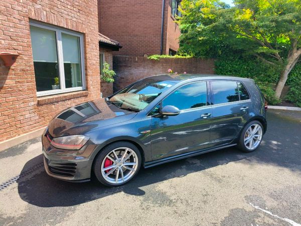 Volkswagen Golf Hatchback, Petrol, 2014, Grey