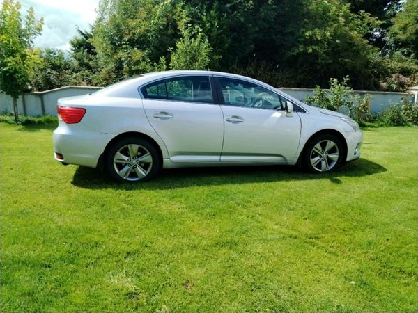 Toyota Avensis Saloon, Diesel, 2015, Silver