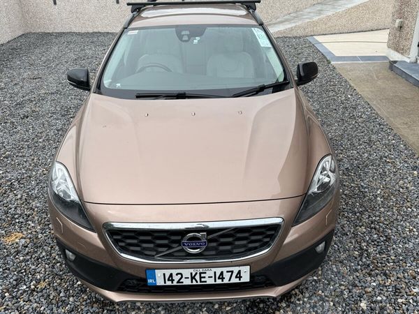 Volvo V40 Hatchback, Diesel, 2014, Bronze
