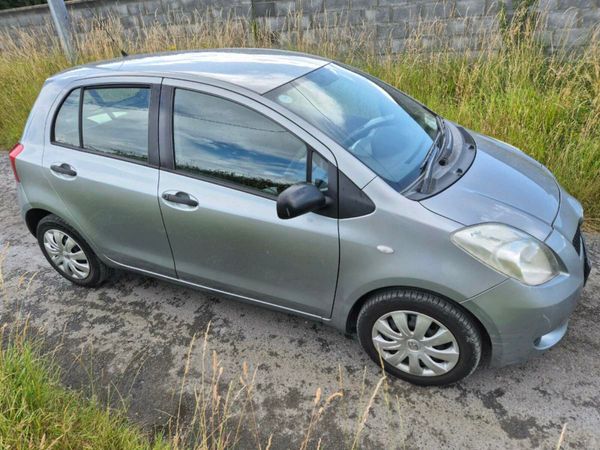 Toyota Yaris Hatchback, Petrol, 2007, Silver