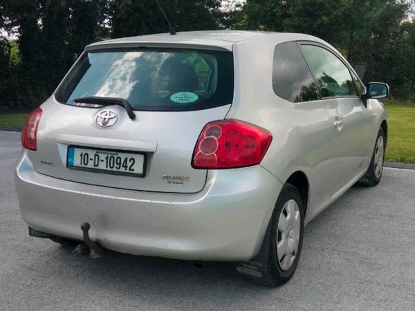 Toyota Auris Hatchback, Diesel, 2010, Silver