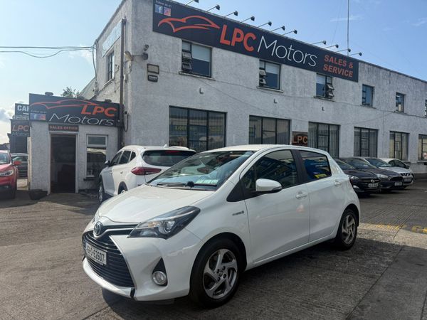 Toyota Yaris Hatchback, Petrol Hybrid, 2016, White