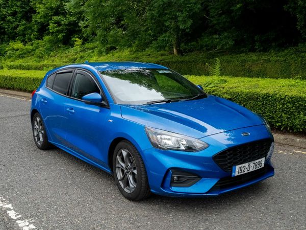 Ford Focus Hatchback, Petrol, 2019, Blue